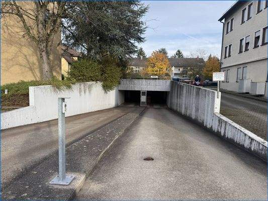 Tiefgarage Einfahrt
