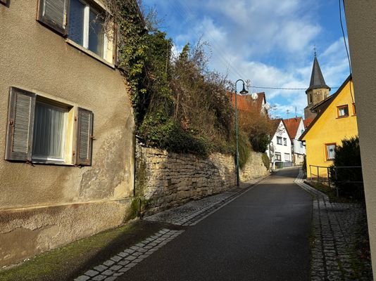 Die Mauer_Garten gehört Abriss