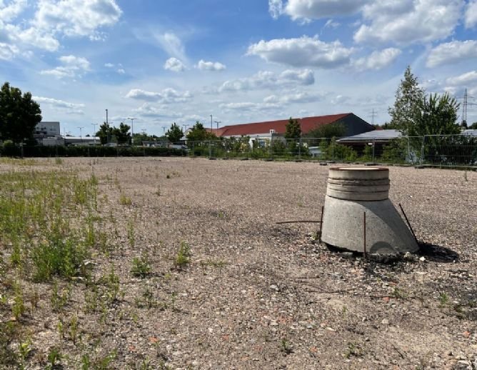 Bebautes Gewerbgrundstück ca 30 000