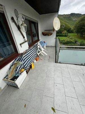 19 OG großer Balkon