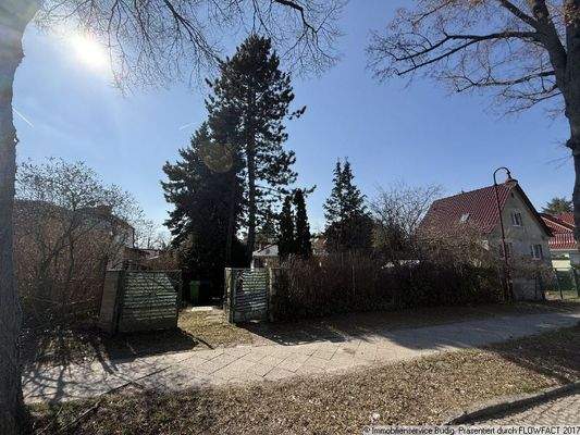 Zufahrt zum Grundstüxk