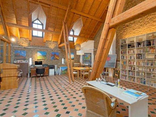 Ausstellungsraum / Bibliothek im OG