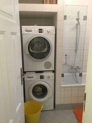 Waschmaschine und Trockner