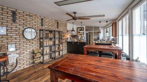 Werkstattgebäude Café-Bereich