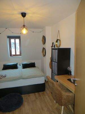 Schlafzimmer 2. OG links.JPG