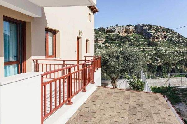 Kreta, Myli: Zwei Residenzen mit Meerblick in ruhiger Lage zu verkaufen