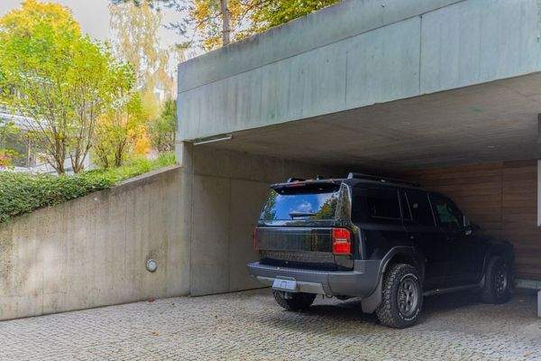 Hier steht mein Auto wettergeschützt.