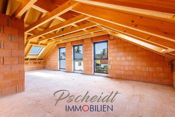 Studio mit Sichtdachstuhl