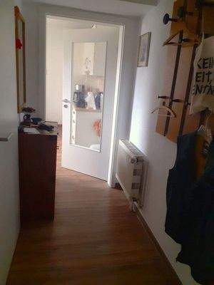 Diele Tür zur Küche.jpg