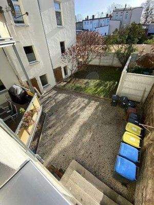 Hof und Garten mit Terrassennutzung