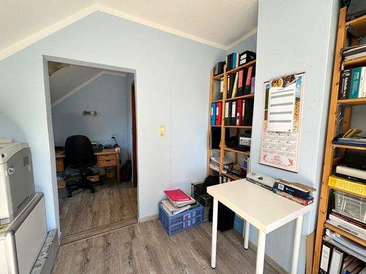 Blick in den Vorraum mit Fenster