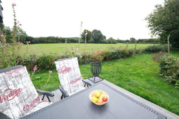 Blick vom Grundstück.JPG