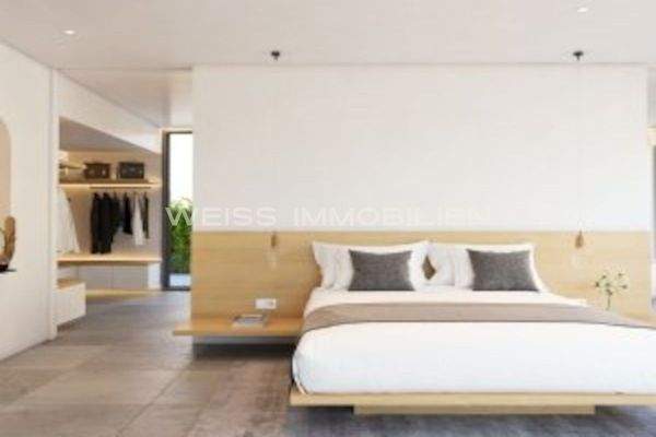 Schlafzimmer mit Ankleideraum