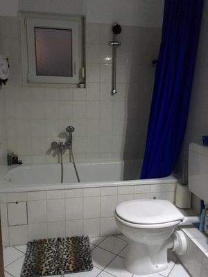 Wannenbad mit Fenster