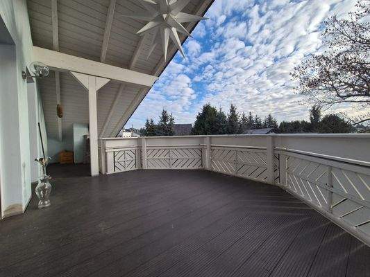 DG: großer Südbalkon