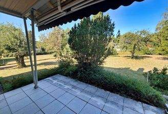 Terrasse mit Gartenzugang