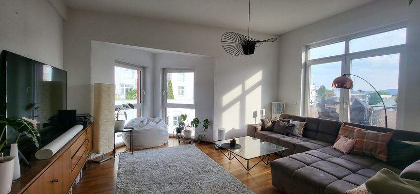 HELLE SCHÖNE 3-ZKB-WOHNUNG MIT FERNBLICK