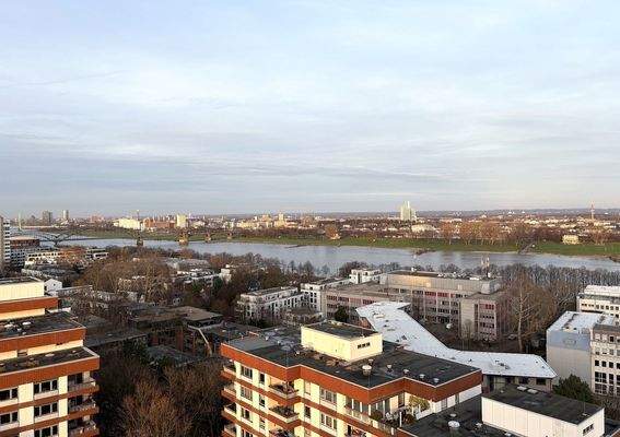 Balkonblick bis zum Rhein