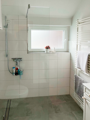 Bad im Dachgeschoss (Vorderhaus)