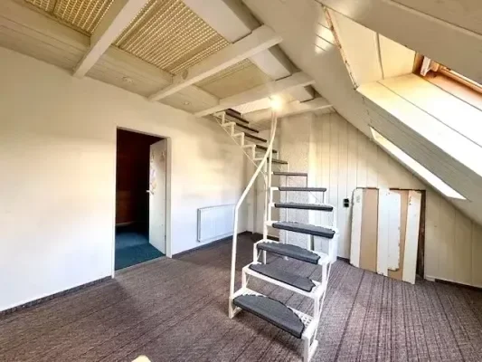 Treppe zum Dachboden