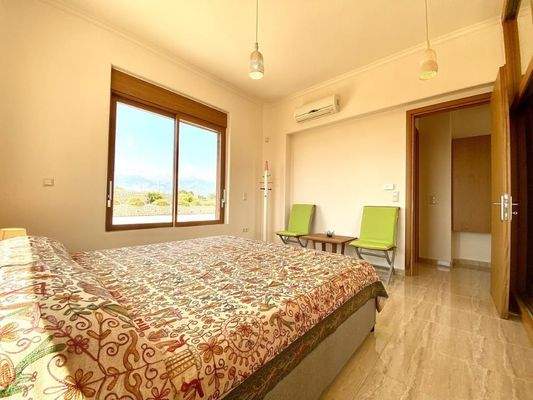 Luxusvilla zum Verkauf in Tsivaras mit Meerblick