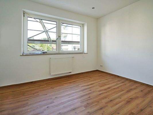 Heller Wohn-Schlafraum