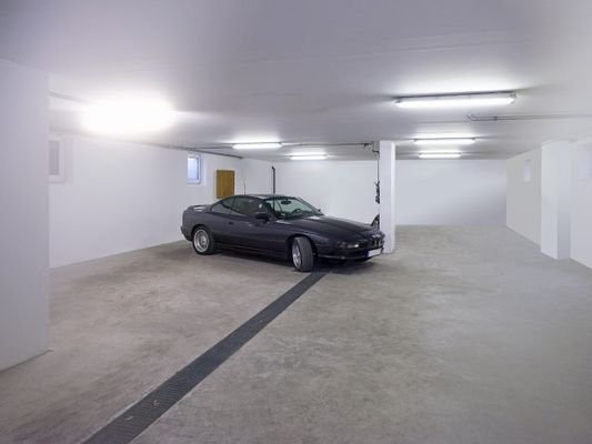 Blick in die große Tiefgarage