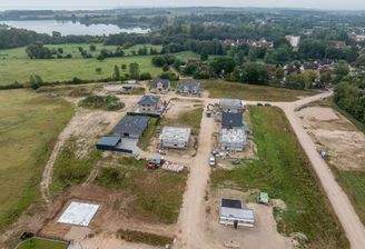 Ostsee im Hintergrund