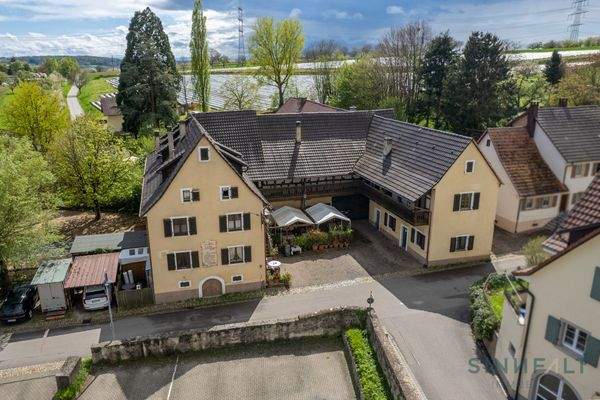 Gasthaus und Außenterrasse