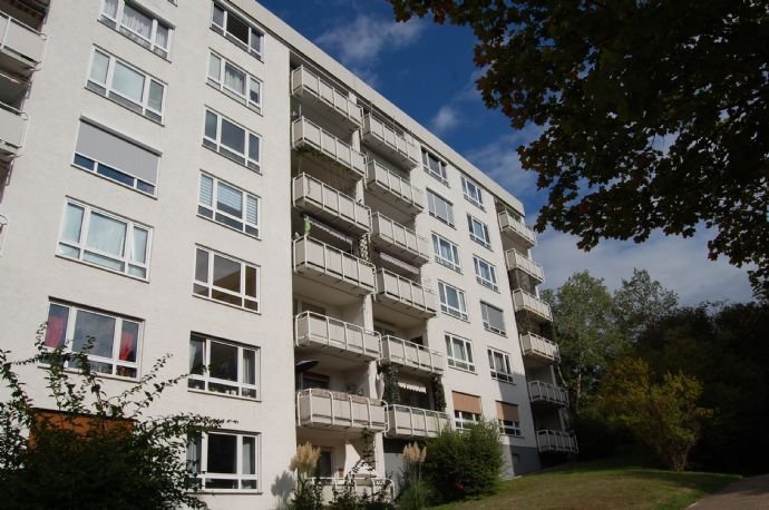 Großzügige 4-Zimmerwohnung mit G-WC, Südwest-Loggia, Küchenbalkon und Einzelgarage auf dem Goldberg von Nieder-Olm