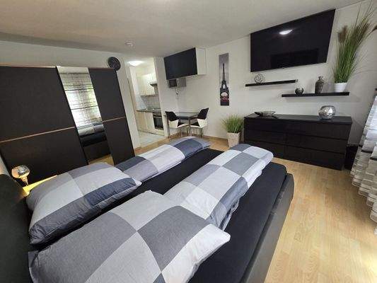  Wohn- und Schlafbereich