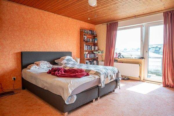 Schlafzimmer 1 (linke Haushälfte)