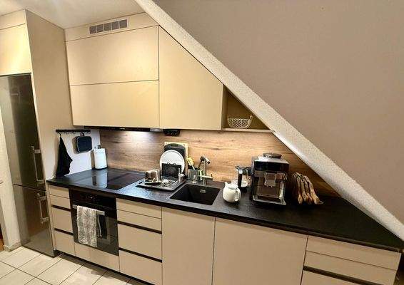 Aktuelle Küche, Übernahme VB mit jetzigem Mieter.jpg