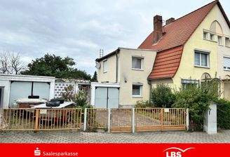 Doppelhaushälfte - Straßenansicht
