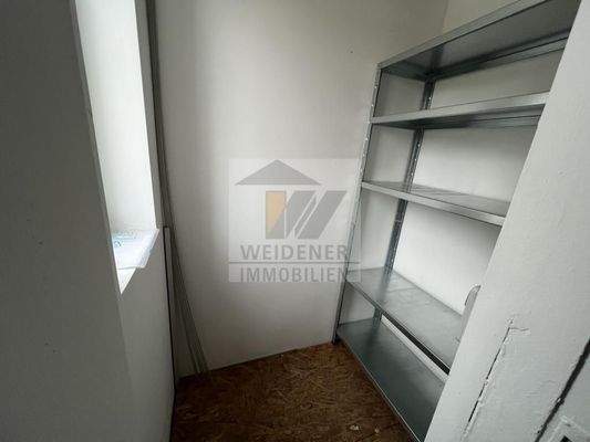 Abstellraum Treppenhaus