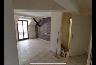 Wohnzimmer mit Zugangstür 