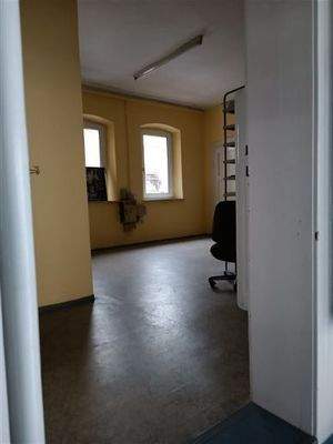  1. Raum  Büro/ Lagerfläche