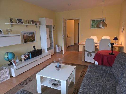 Wohnzimmer mit Essplatz