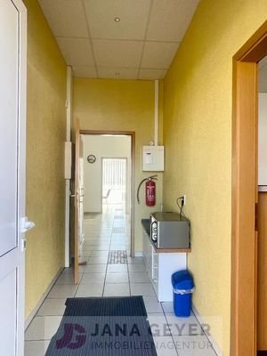 Flur, rückseitiger Ausgang
