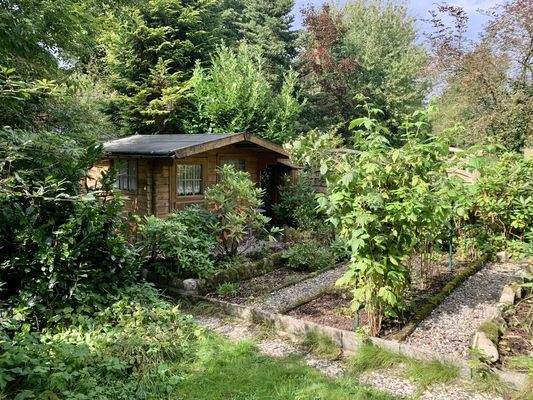 26. Garten mit Gartenhäuschen