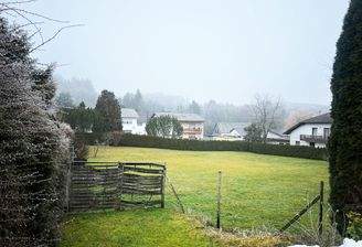 Ansicht Grundstück Zufahrt