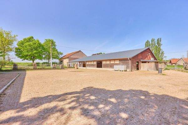 17 Ansicht Stall & Scheune.jpg