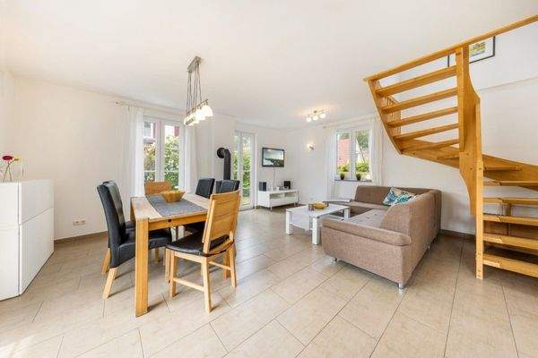 EG: Wohnen und gemütlicher Eingangsbereich, teilof