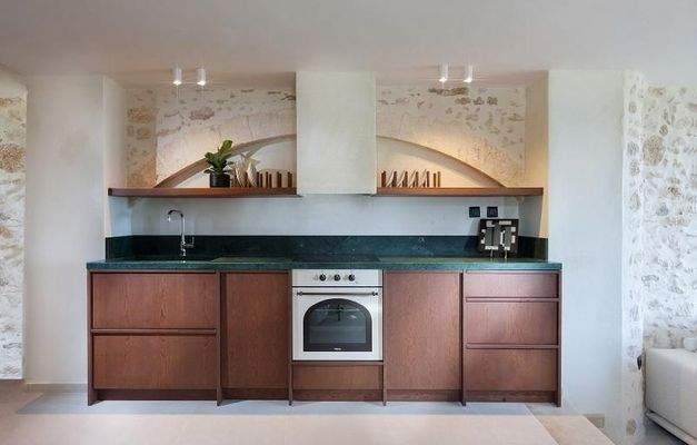 Kreta, Maroulas: Einzigartiges Steinhaus mit atemberaubendem Meerblick zu verkaufen