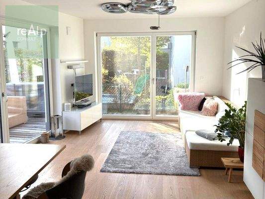 Helles und großzügiges Wohnzimmer