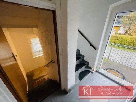 EG Eingangsbereich, Wohnung1 im EG und Zugang zum Keller