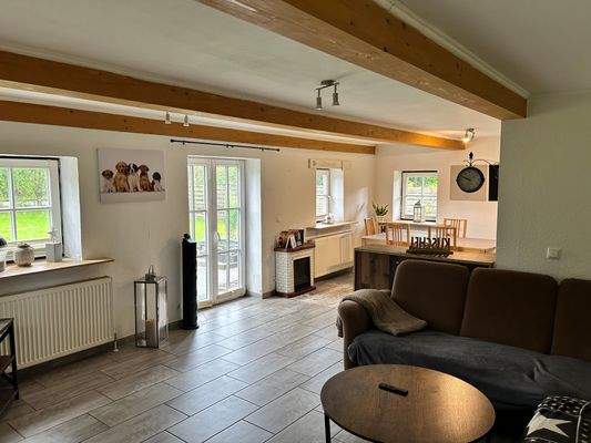 EG - Wohnen, Essen.jpg