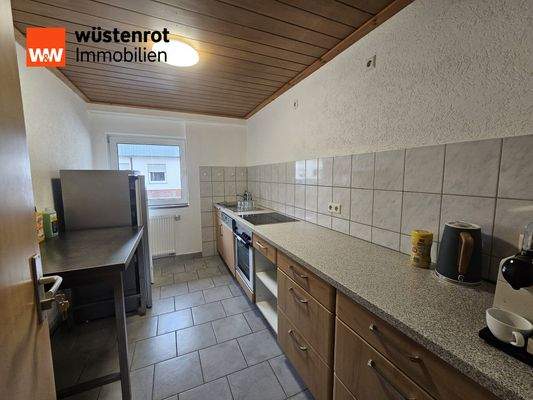 Voll ausgestattte Küche