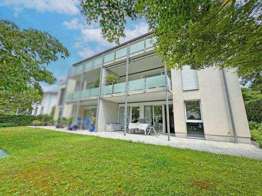 Terrasse mit Zugang zum Garten