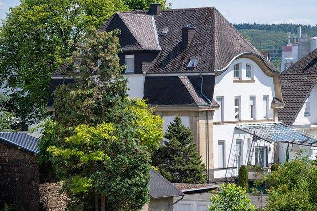 Historische Stadtvilla mit park&auml;hnlichem Grundst&uuml;ck in erstklassiger Innenstadtlage von Mayen
